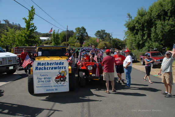 Motherlode Rockcrawlers 4Wheel Drive Club in parade with sign